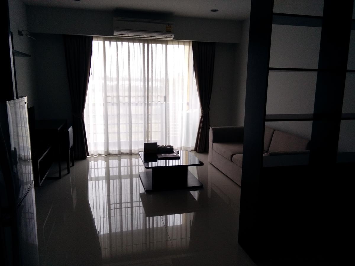 The Park 304 Executive Serviced Apartment Si Maha Phot Esterno foto